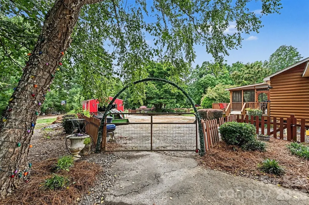 3999 Fincher Road Matthews NC 28104
