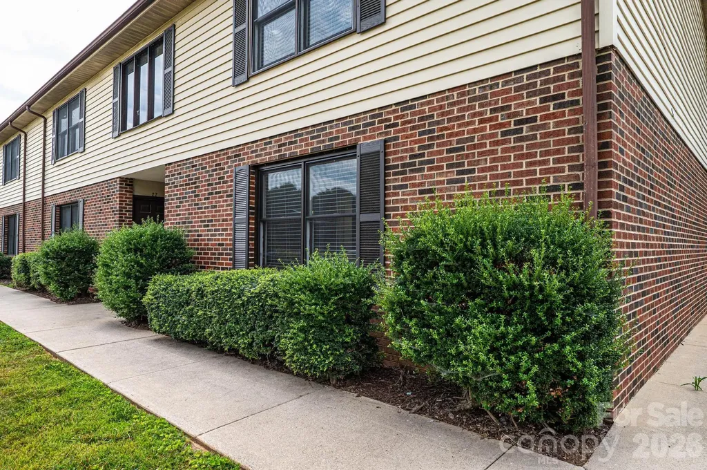 525 12th Street SW Hickory NC 28602