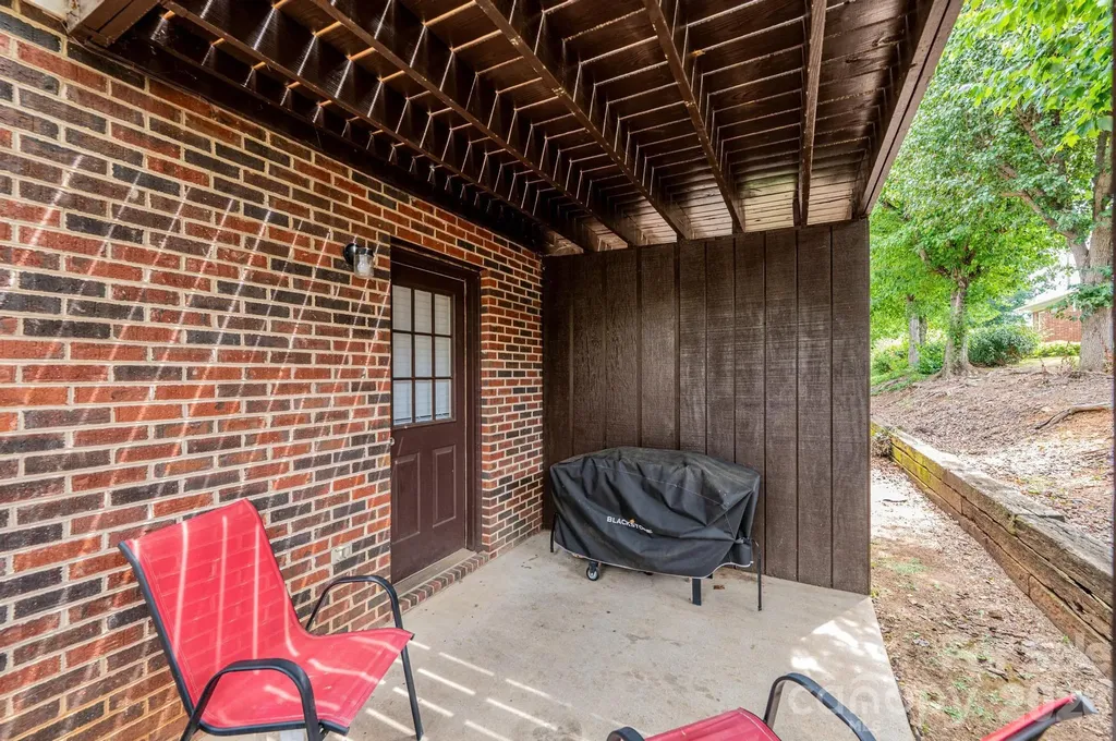 525 12th Street SW Hickory NC 28602