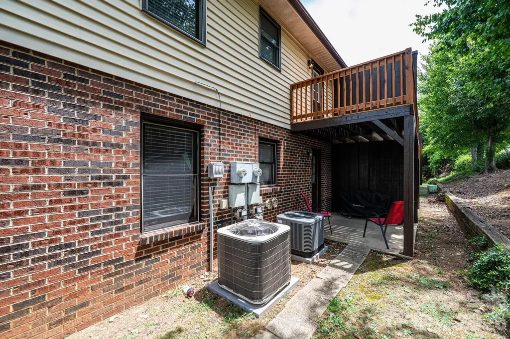 525 12th Street SW Hickory NC 28602