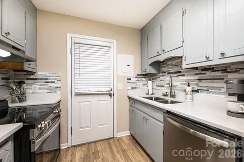 525 12th Street SW Hickory NC 28602