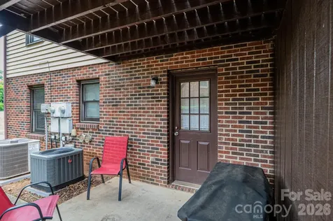 525 12th Street SW Hickory NC 28602