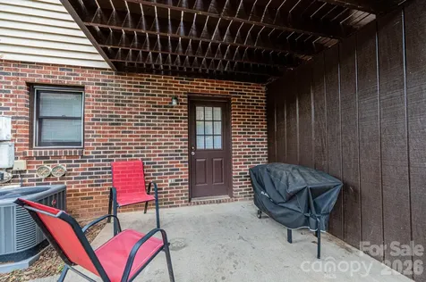 525 12th Street SW Hickory NC 28602