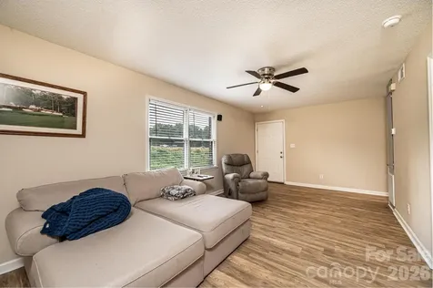 525 12th Street SW Hickory NC 28602