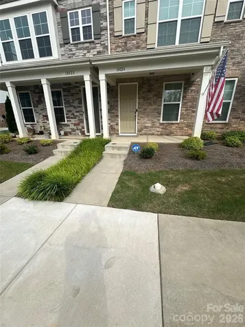 10024 Hemingway Place Charlotte NC 28227