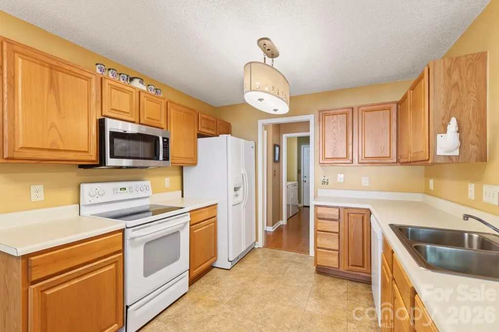 171 Running Briar Road Fletcher NC 28732