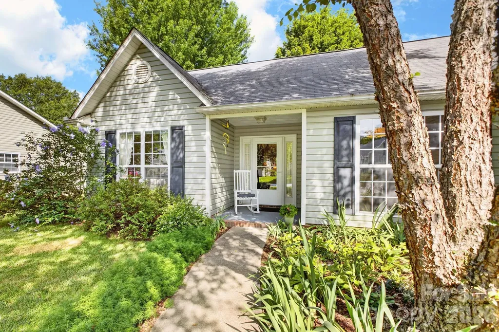 171 Running Briar Road Fletcher NC 28732