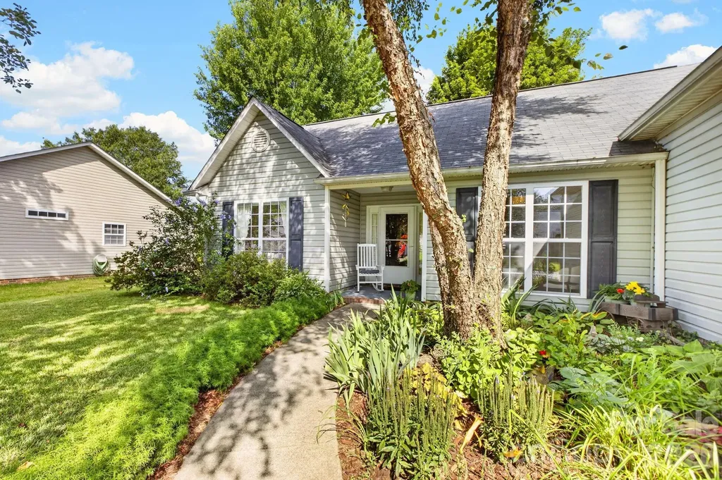 171 Running Briar Road Fletcher NC 28732