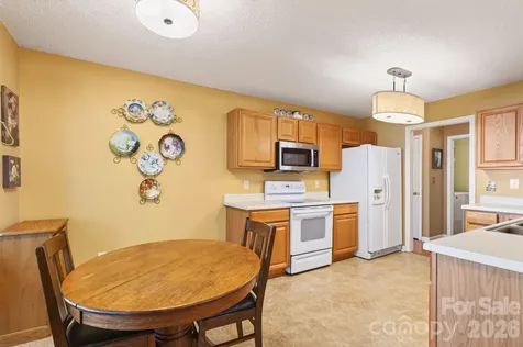 171 Running Briar Road Fletcher NC 28732