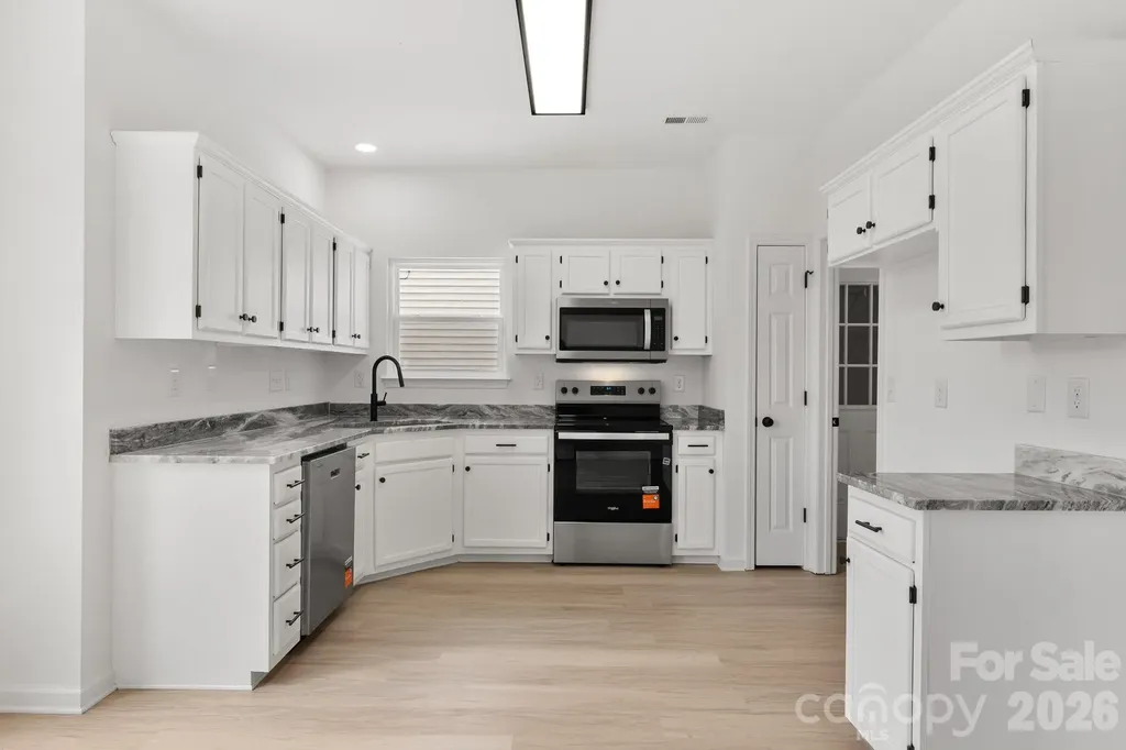 9713 Pernell Lane Charlotte NC 28213