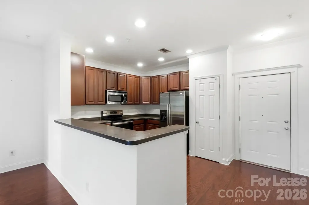 1000 E Woodlawn Road Charlotte NC 28209