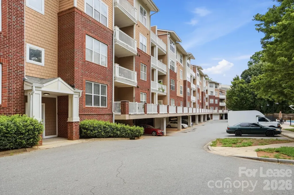 1000 E Woodlawn Road Charlotte NC 28209