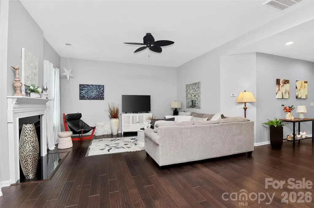12823 Plumleaf Drive Charlotte NC 28213