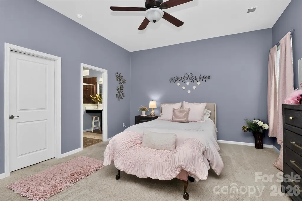 12823 Plumleaf Drive Charlotte NC 28213