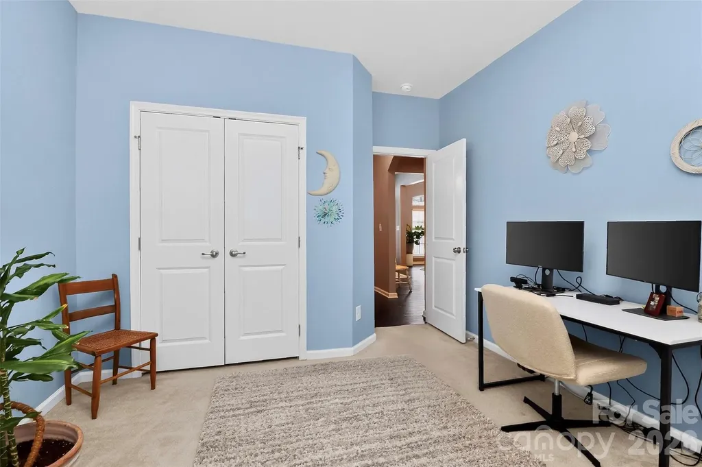 12823 Plumleaf Drive Charlotte NC 28213