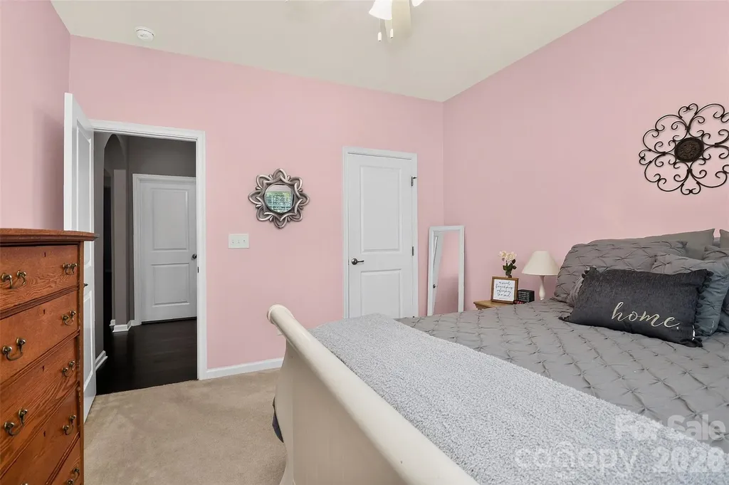 12823 Plumleaf Drive Charlotte NC 28213