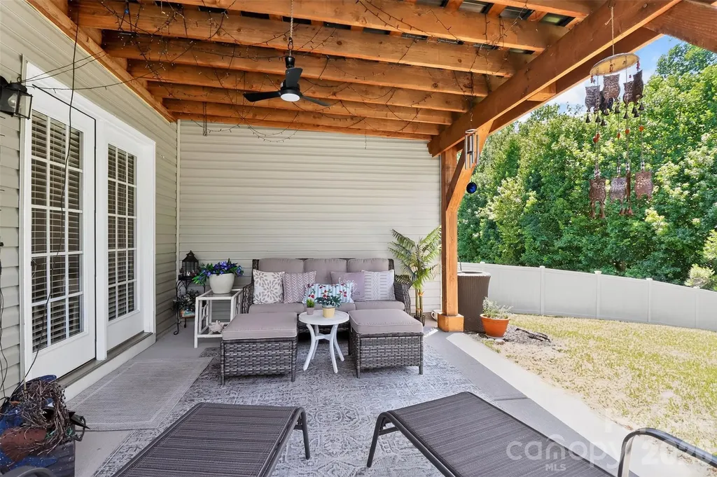12823 Plumleaf Drive Charlotte NC 28213