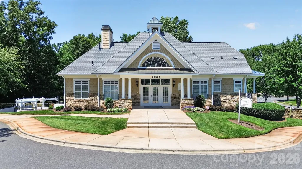 12823 Plumleaf Drive Charlotte NC 28213
