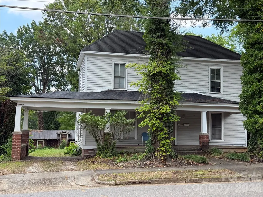 403 S Race Street Statesville NC 28677
