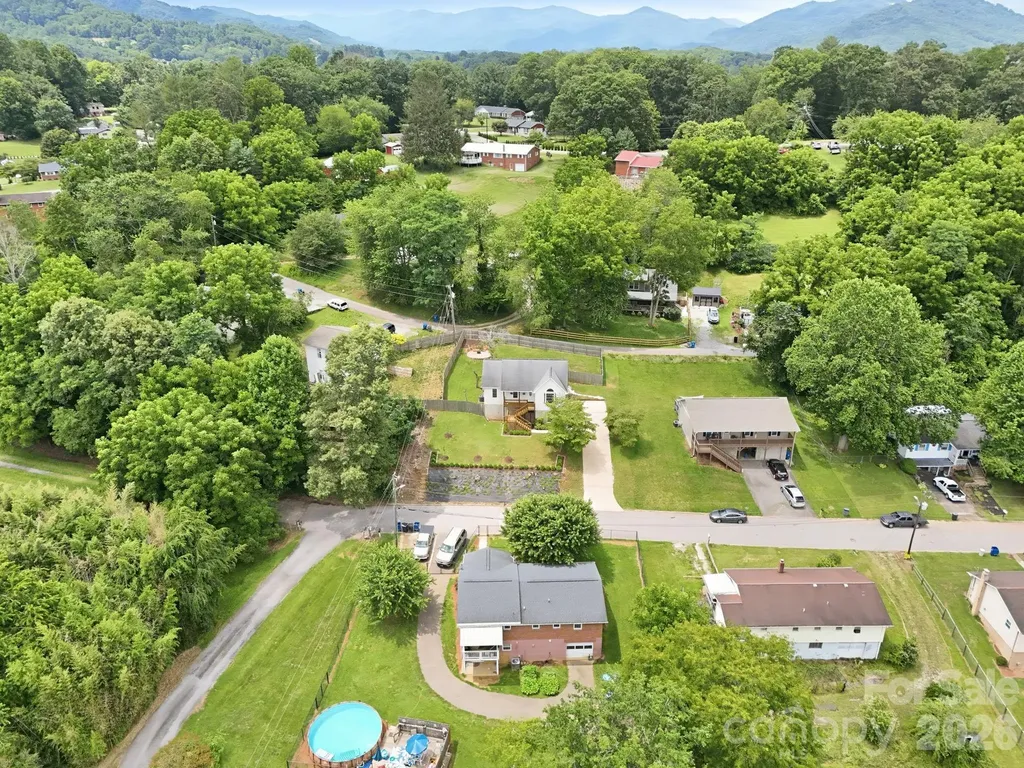 320 Meadowbrook Drive Canton NC 28716