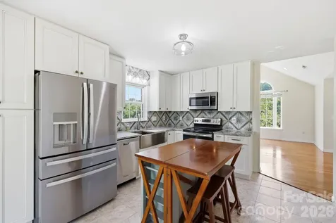 320 Meadowbrook Drive Canton NC 28716