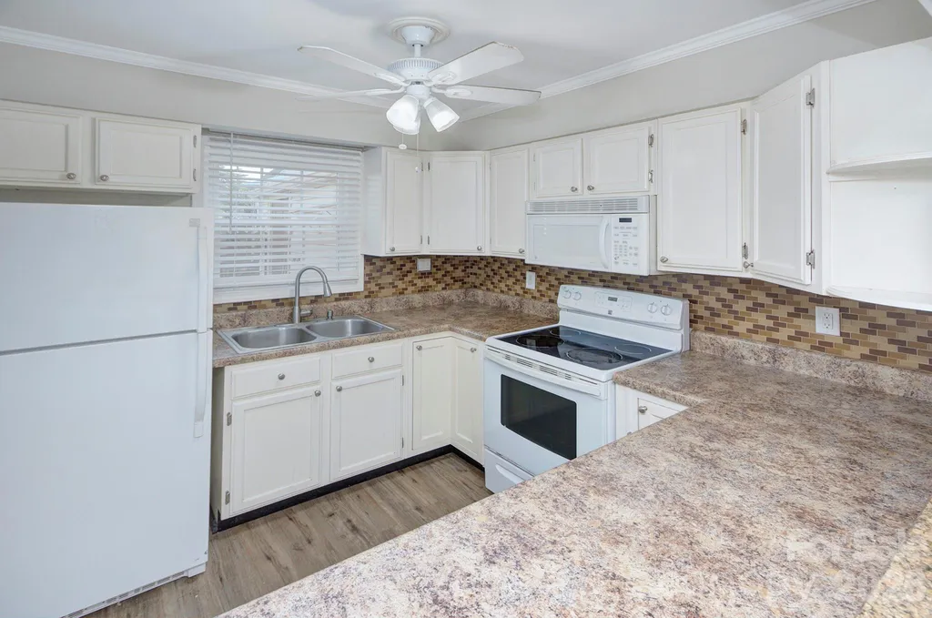 6242 Old Pineville Road Charlotte NC 28217