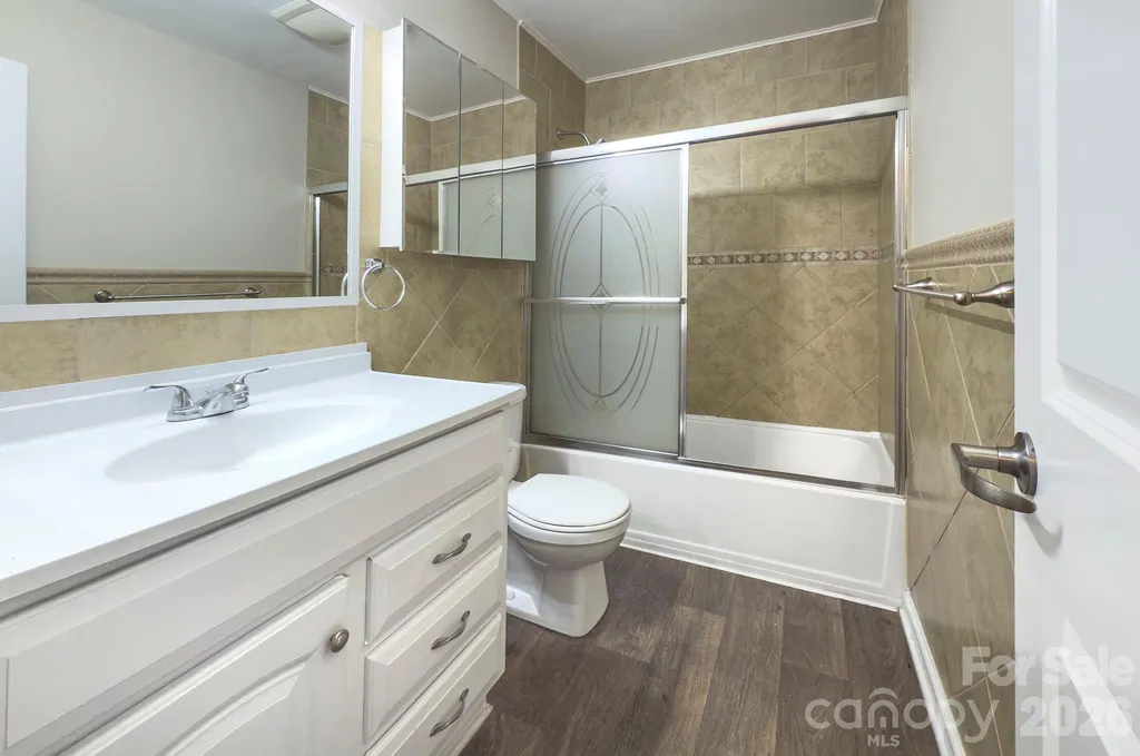 6242 Old Pineville Road Charlotte NC 28217