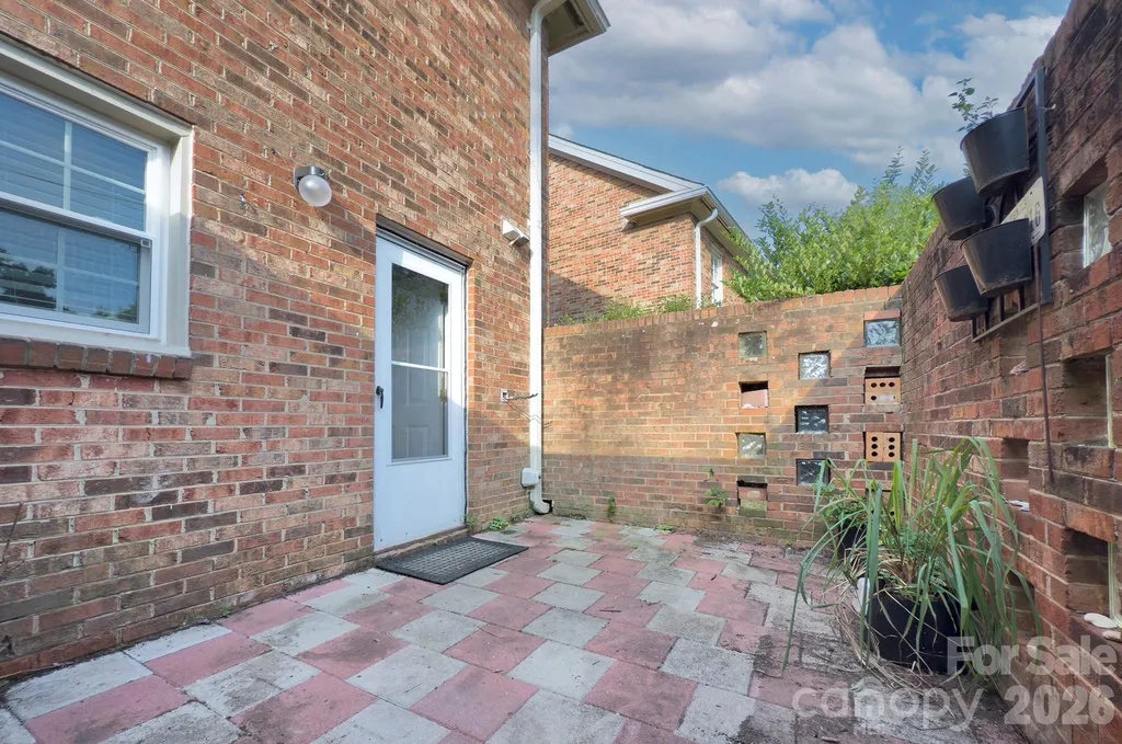 6242 Old Pineville Road Charlotte NC 28217