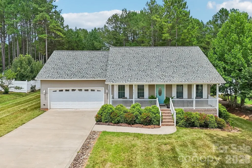 2182 Evergreen Drive Newton NC 28658