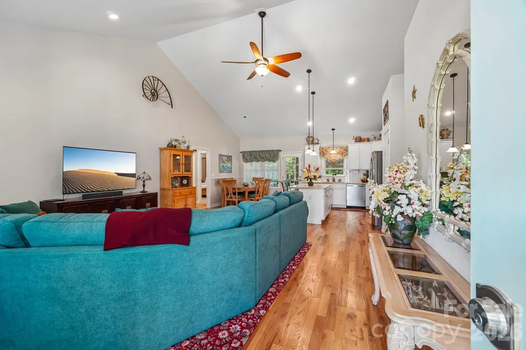 2182 Evergreen Drive Newton NC 28658