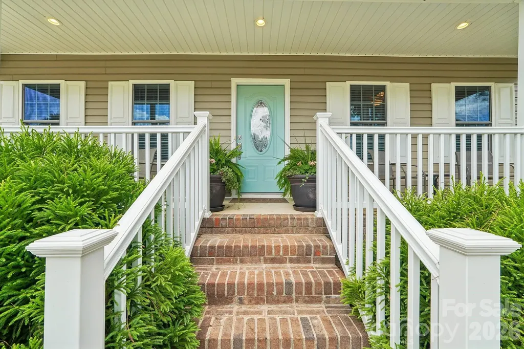 2182 Evergreen Drive Newton NC 28658