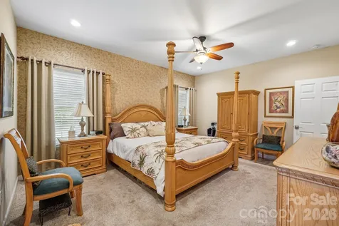 2182 Evergreen Drive Newton NC 28658