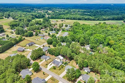 2182 Evergreen Drive Newton NC 28658