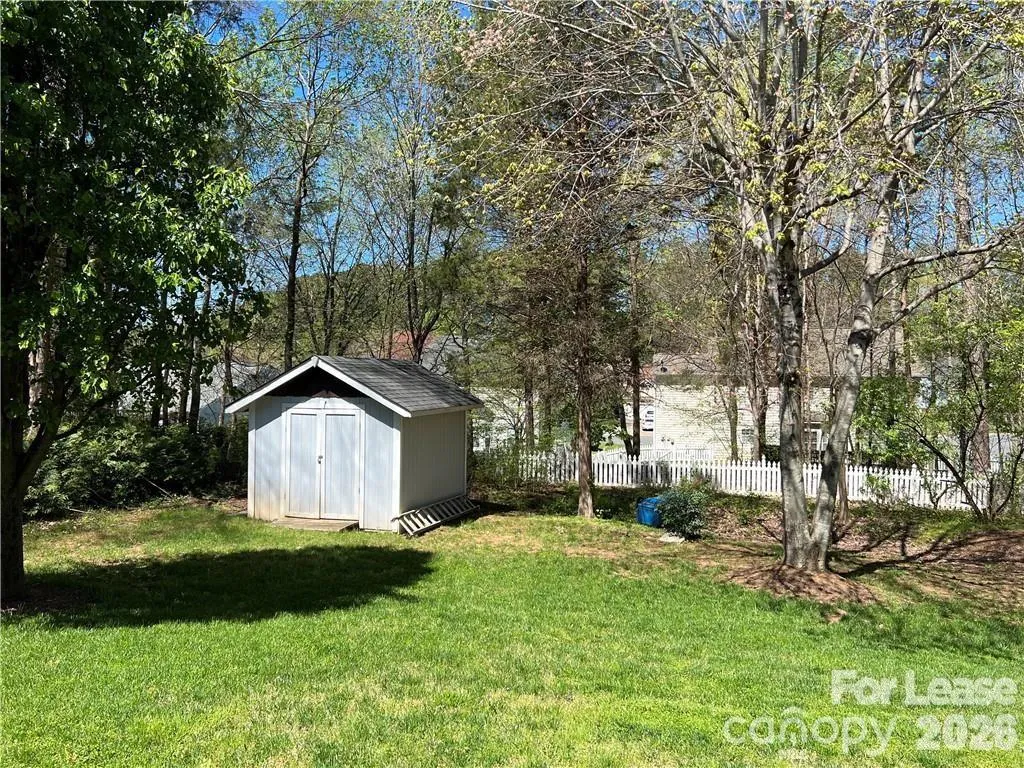 7010 Duchamp Drive Charlotte NC 28215