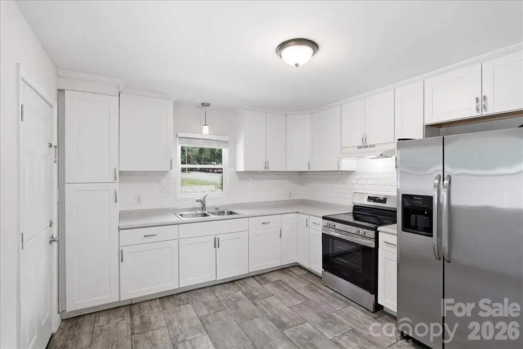 4324 Hidden Valley Road Charlotte NC 28213
