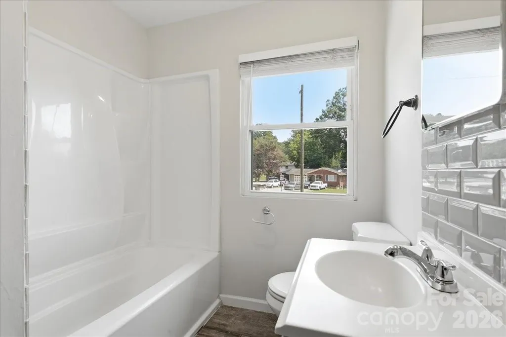 4324 Hidden Valley Road Charlotte NC 28213