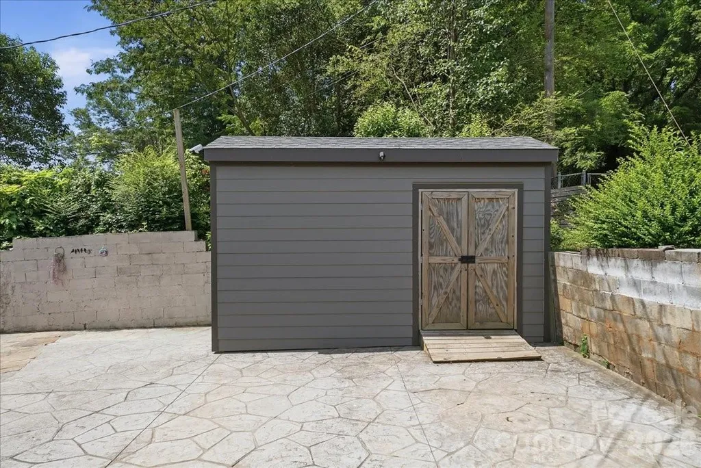 4324 Hidden Valley Road Charlotte NC 28213