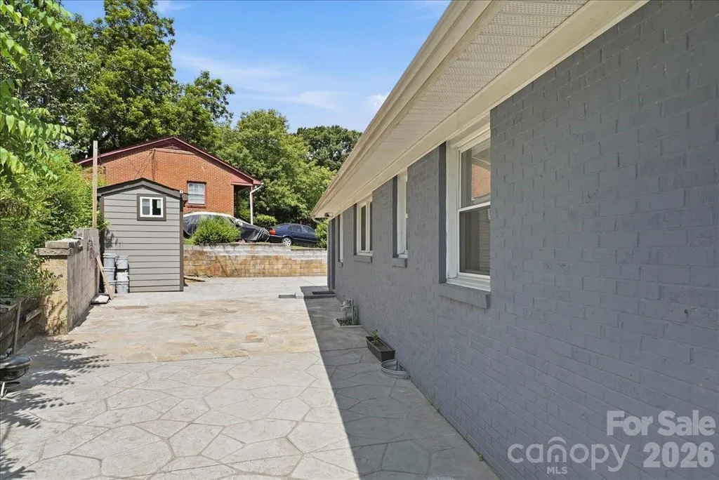 4324 Hidden Valley Road Charlotte NC 28213