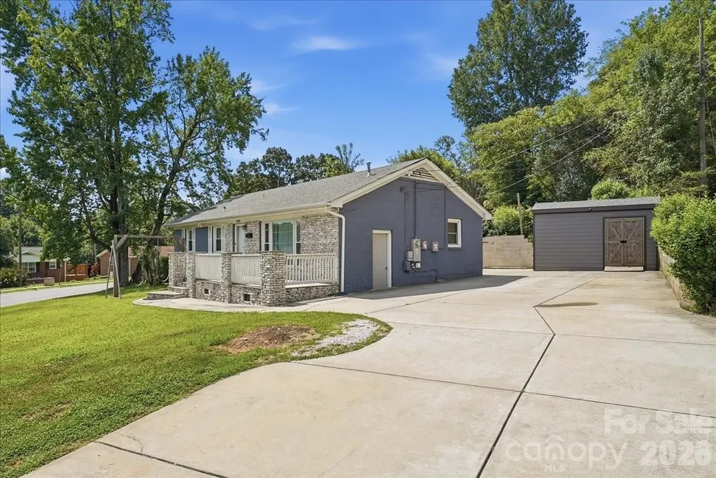4324 Hidden Valley Road Charlotte NC 28213