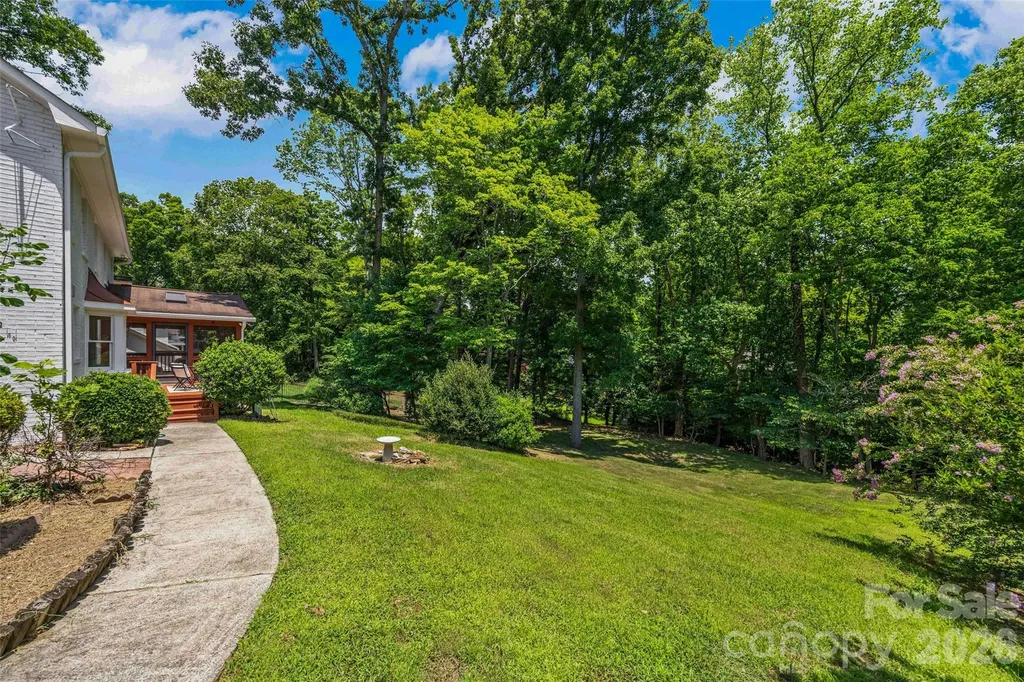 1340 Piccadilly Drive Charlotte NC 28211