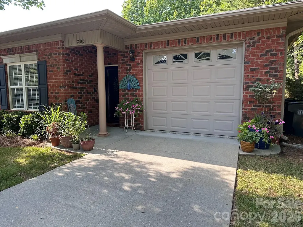 205 Chickadee Drive Lexington NC 27292
