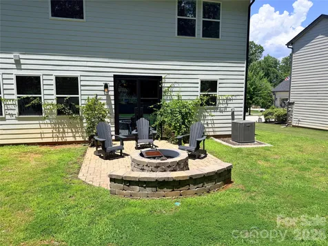 5070 Watersail Way Lake Wylie SC 29710