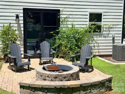 5070 Watersail Way Lake Wylie SC 29710