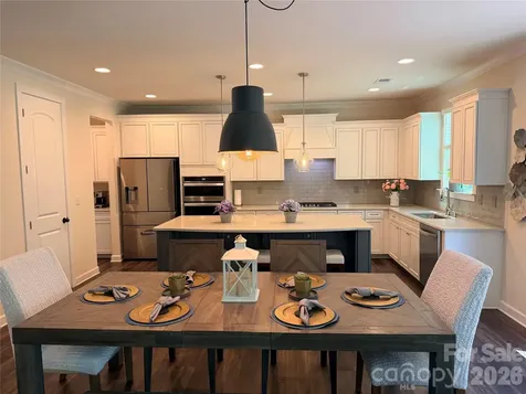 5070 Watersail Way Lake Wylie SC 29710