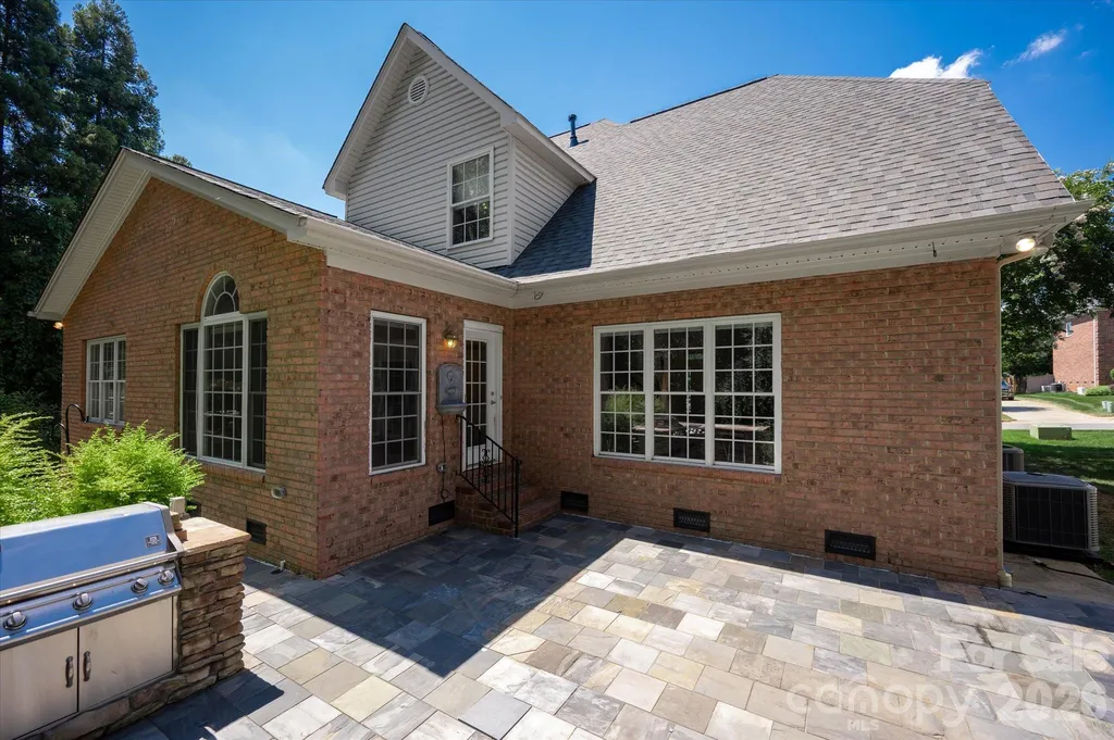 7102 Edenderry Drive Charlotte NC 28270