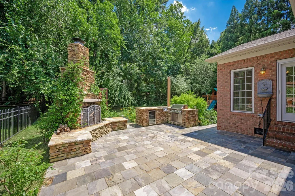 7102 Edenderry Drive Charlotte NC 28270