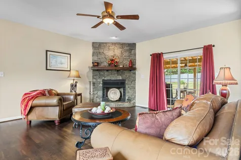 3992 Brickfield Street Hickory NC 28602