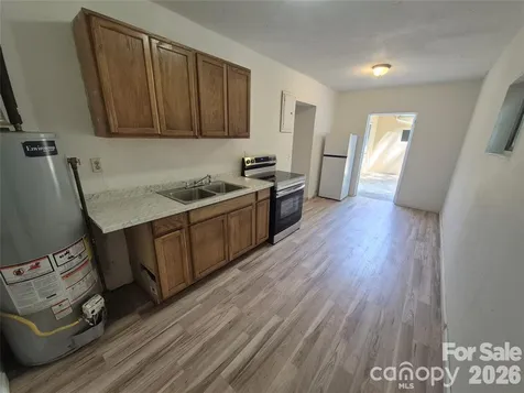 1745 Meadowbrook Terrace Hendersonville NC 28792