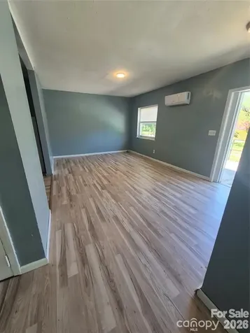 1745 Meadowbrook Terrace Hendersonville NC 28792