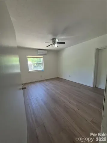 1745 Meadowbrook Terrace Hendersonville NC 28792